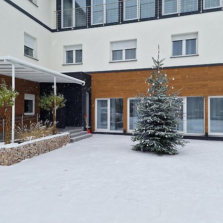 Comfort Stay, Ev, Parking Болеславец Екстериор снимка
