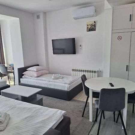 Comfort Stay, Ev, Parking Болеславец Екстериор снимка
