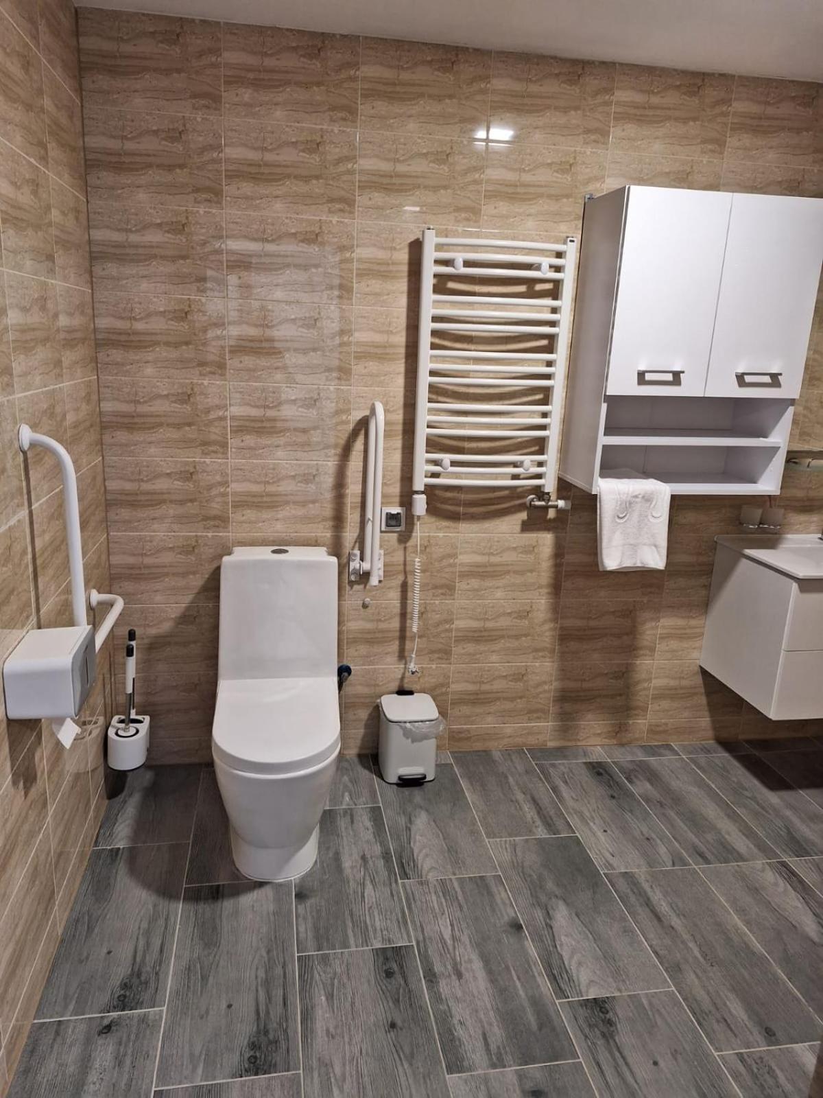 Comfort Stay, Ev, Parking Болеславец Екстериор снимка