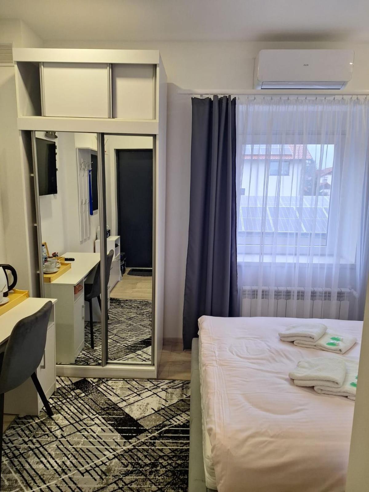 Comfort Stay, Ev, Parking Болеславец Екстериор снимка