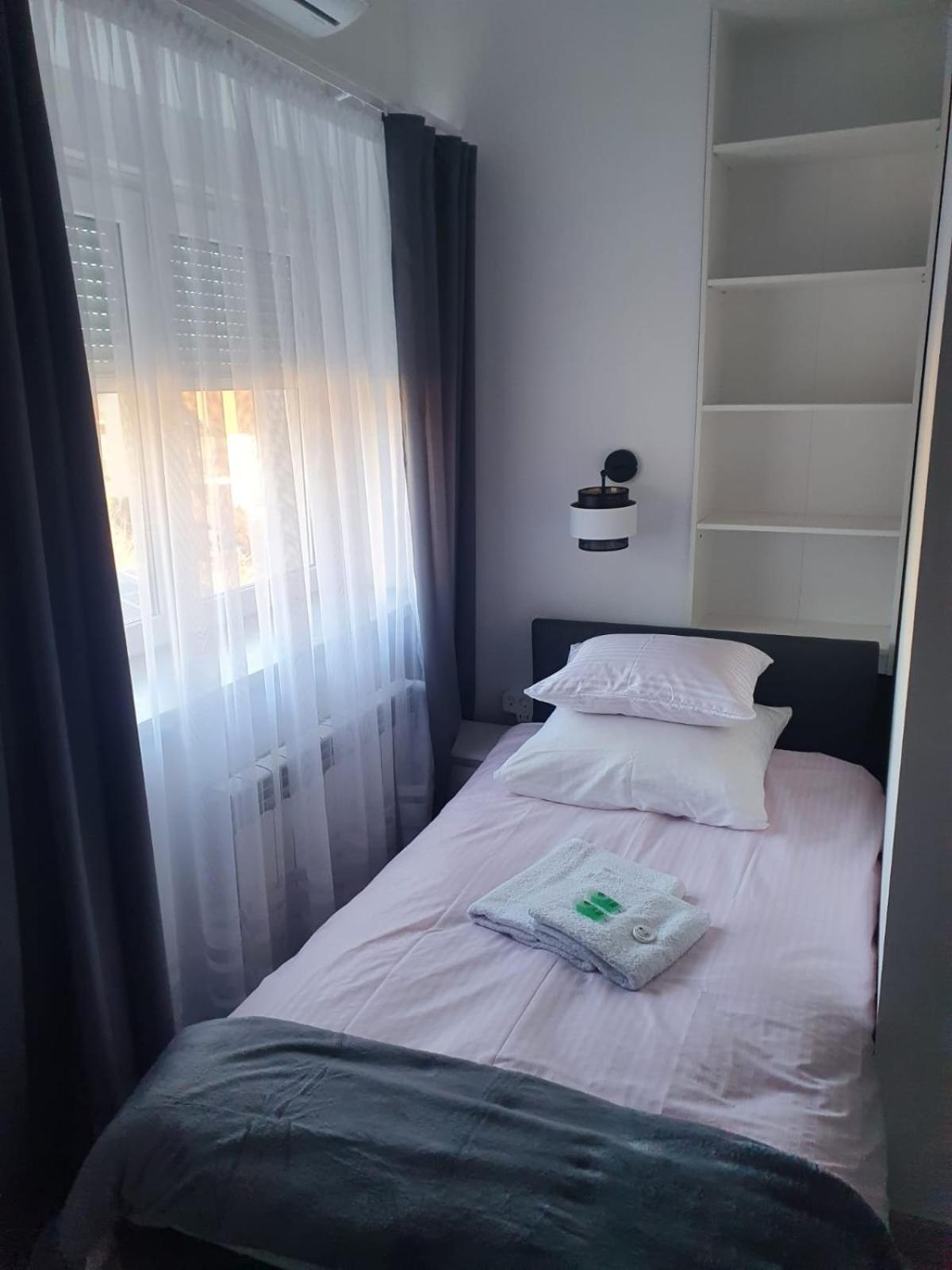 Comfort Stay, Ev, Parking Болеславец Екстериор снимка