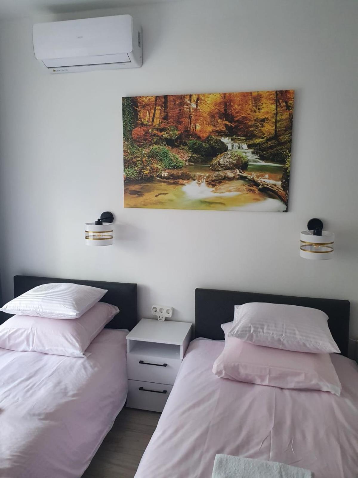 Comfort Stay, Ev, Parking Болеславец Екстериор снимка