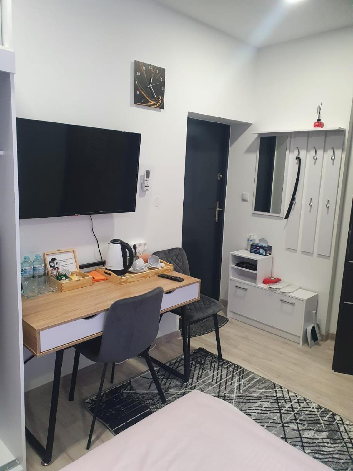 Comfort Stay, Ev, Parking Болеславец Екстериор снимка