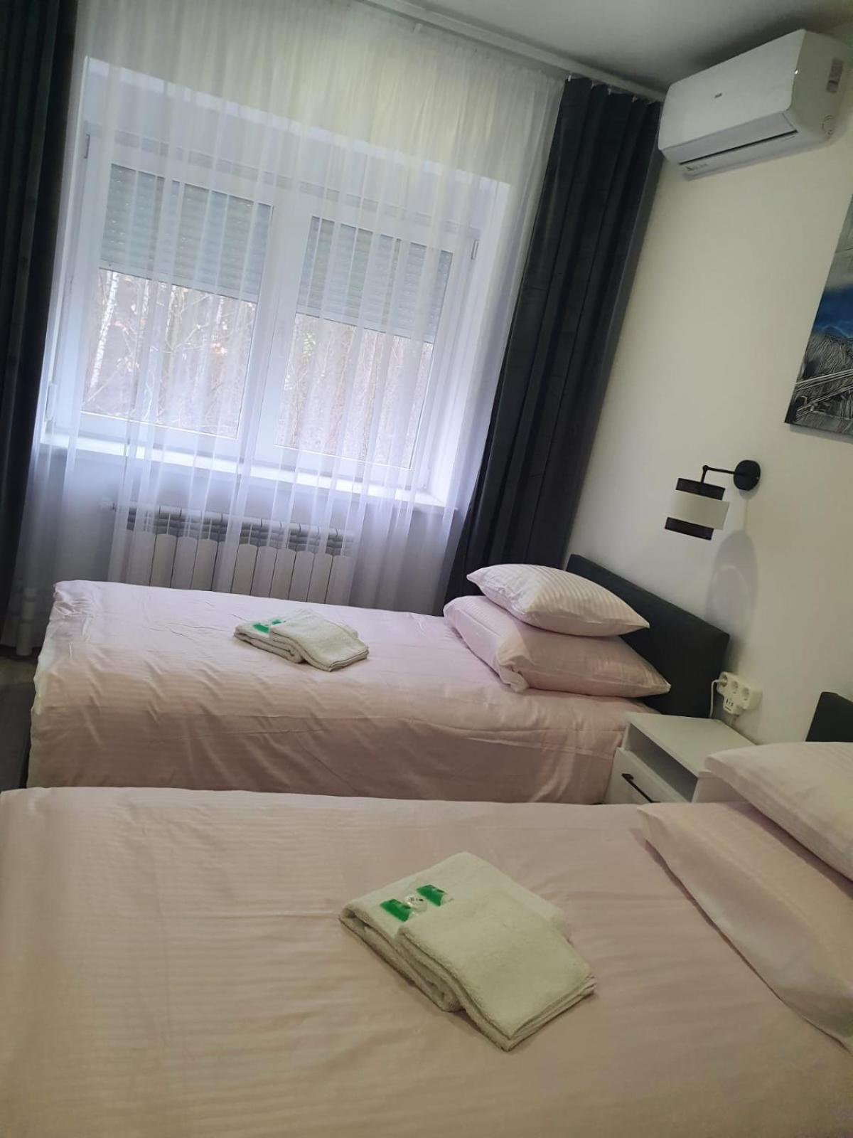 Comfort Stay, Ev, Parking Болеславец Екстериор снимка