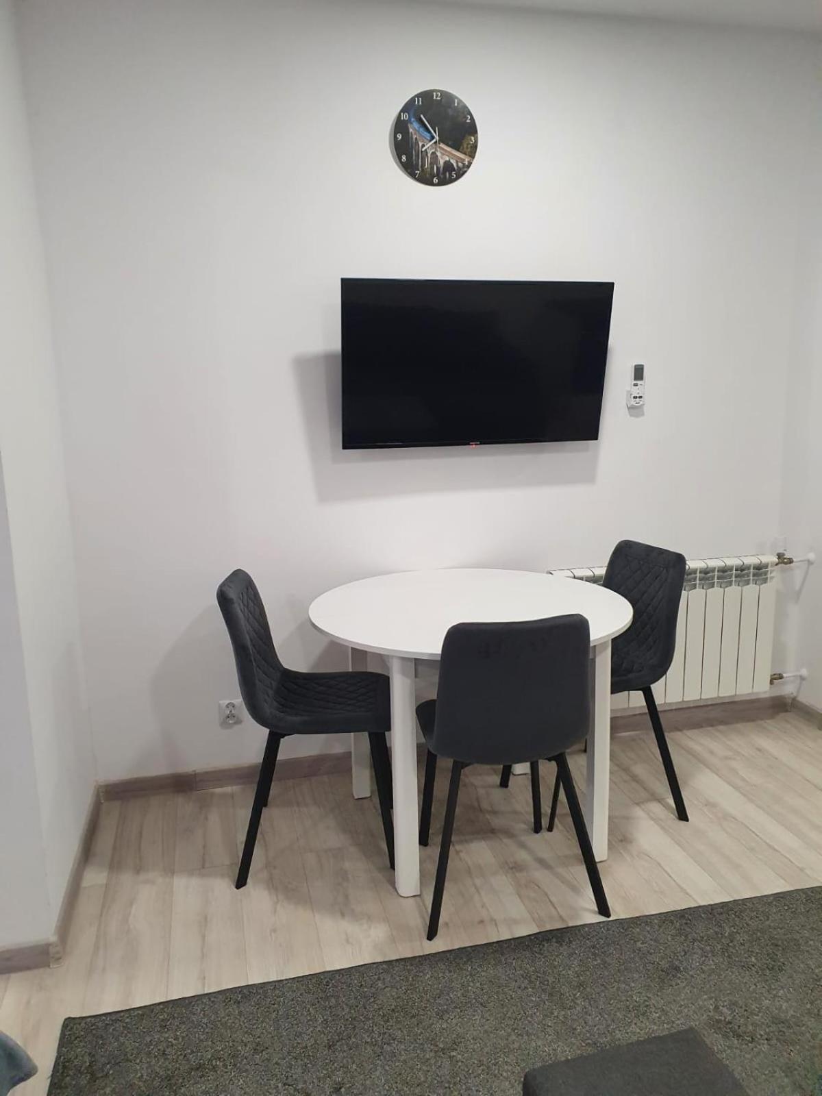 Comfort Stay, Ev, Parking Болеславец Екстериор снимка