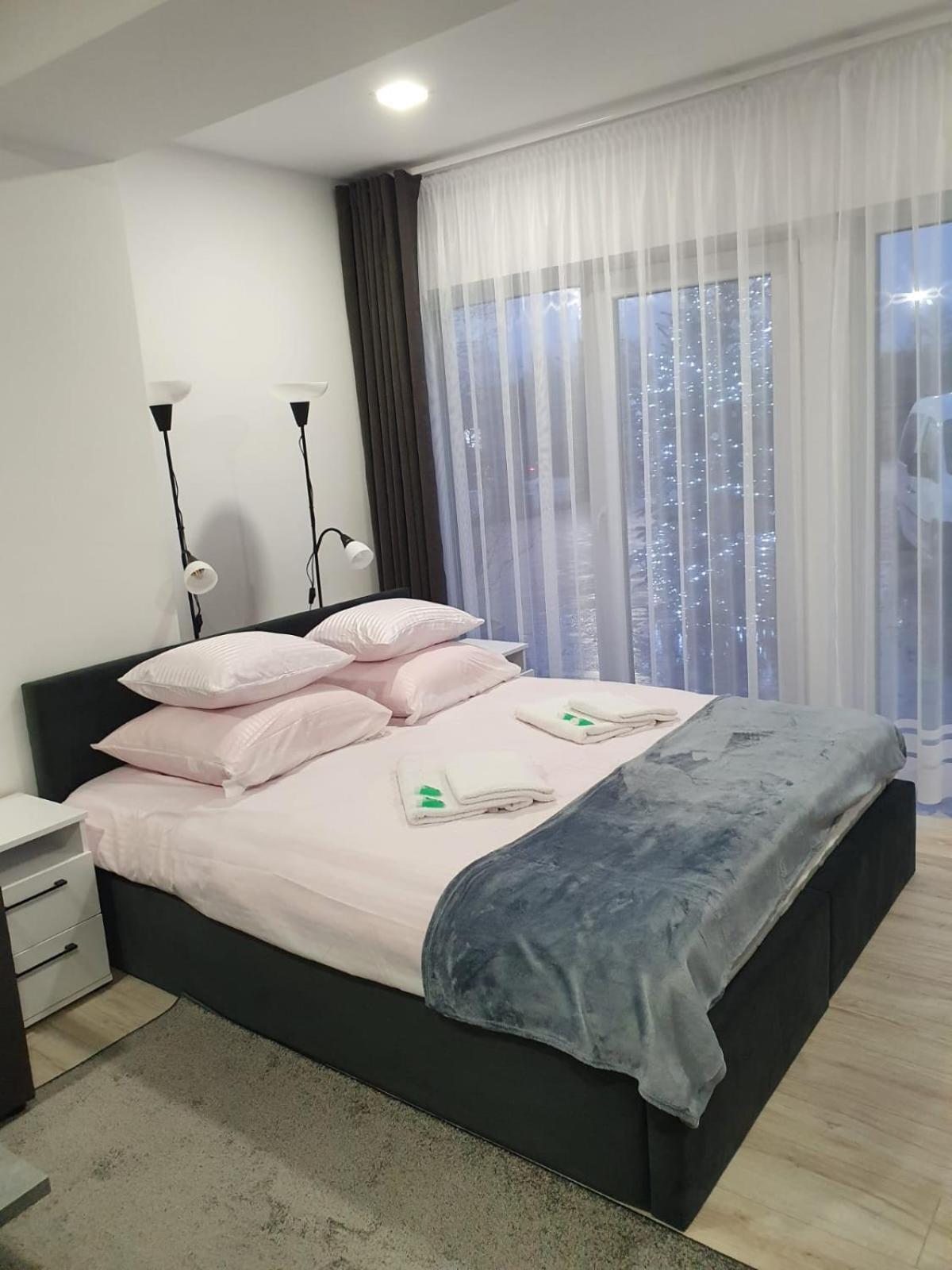 Comfort Stay, Ev, Parking Болеславец Екстериор снимка
