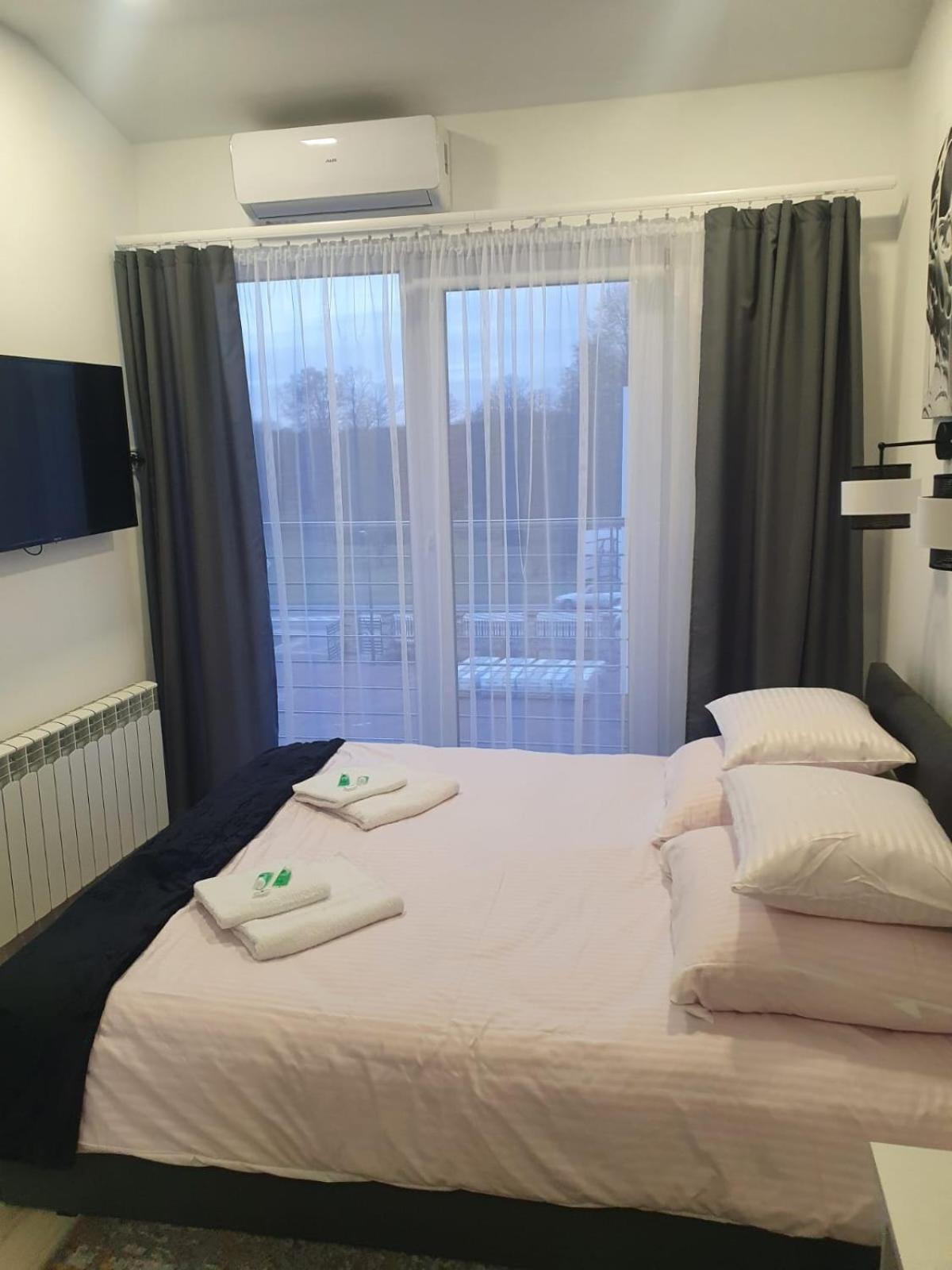 Comfort Stay, Ev, Parking Болеславец Екстериор снимка