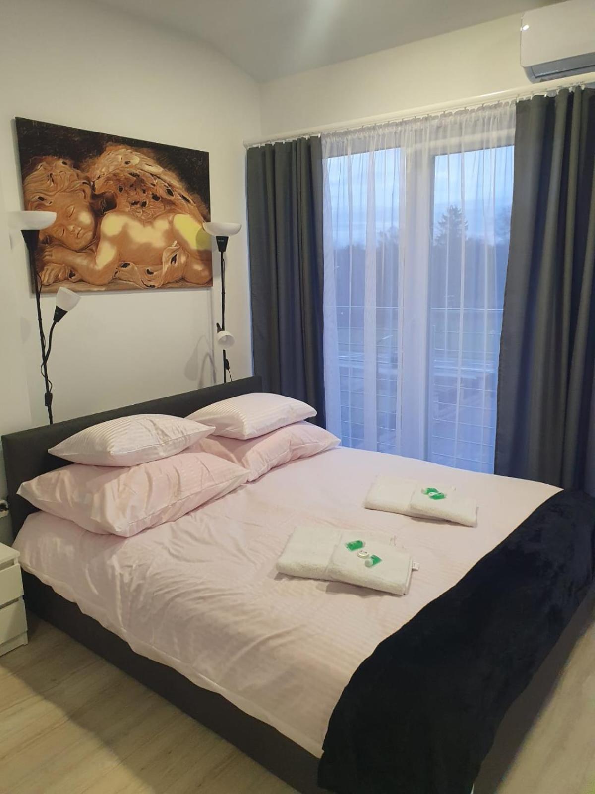 Comfort Stay, Ev, Parking Болеславец Екстериор снимка