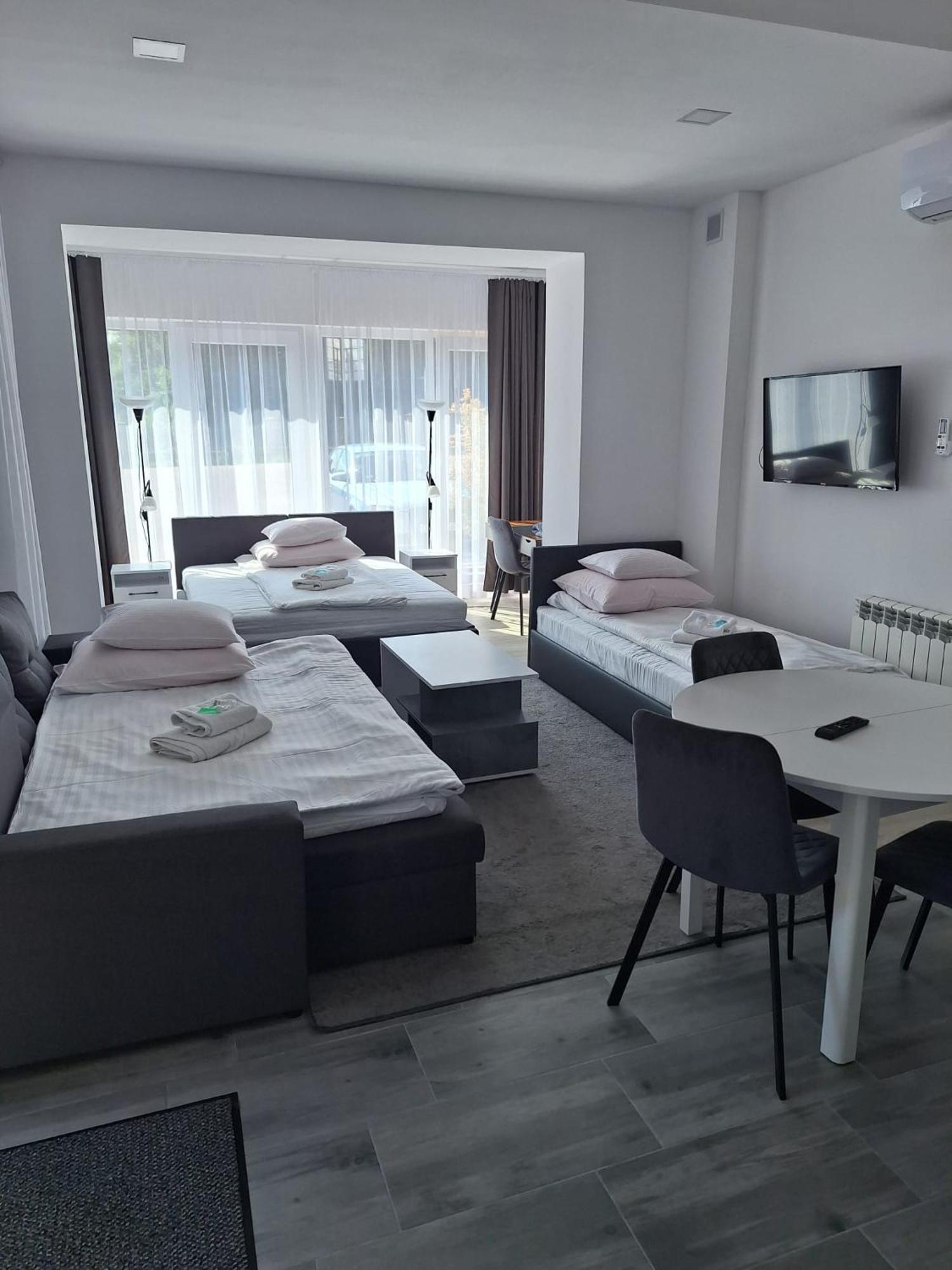 Comfort Stay, Ev, Parking Болеславец Екстериор снимка